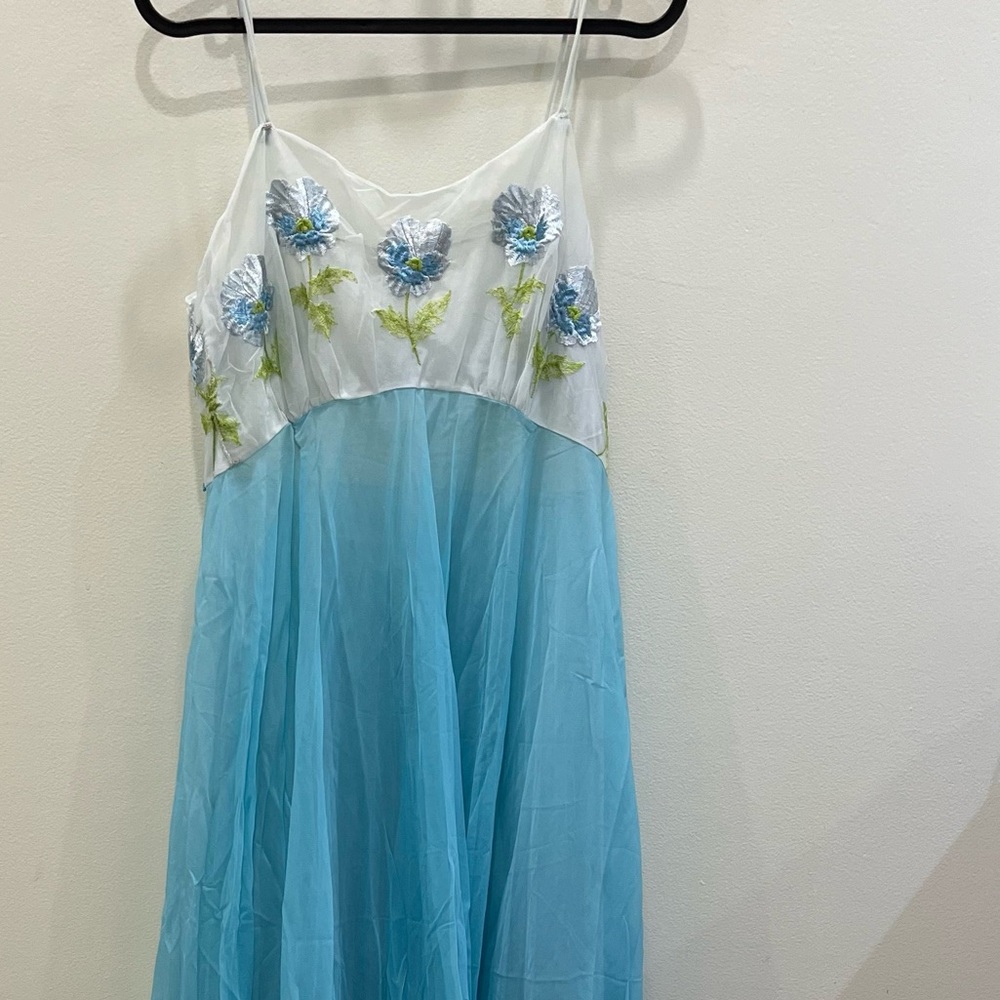 Women’s vintage Blue and White Floral Dress